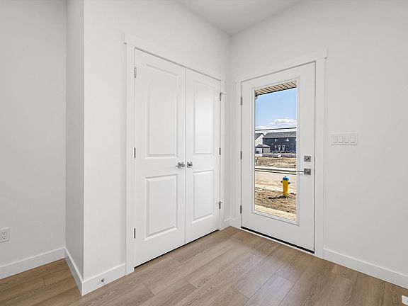 3rd image of 618 176th Ave NW