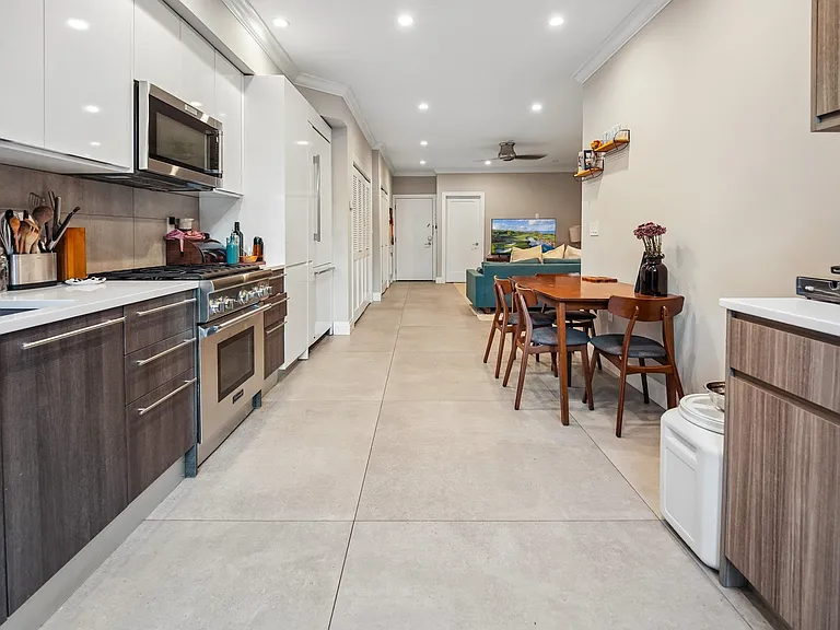 808 Washington St #GARDEN LEVEL — Photo 6