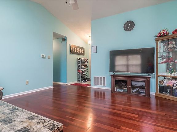 5th image of 7817 Jaclyn Dr