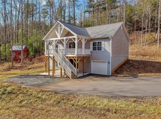 235 Molly Dr, Mc Grady, NC 28649