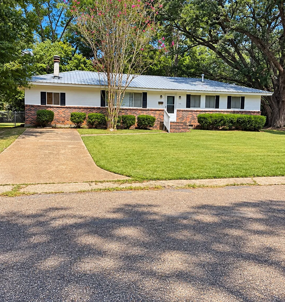 3 bed, 1440 sqft, $1,650 — Photo 1