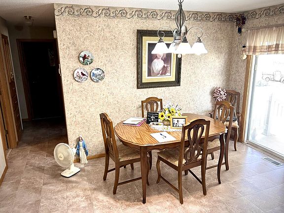 3rd image of 1721 Felten Dr