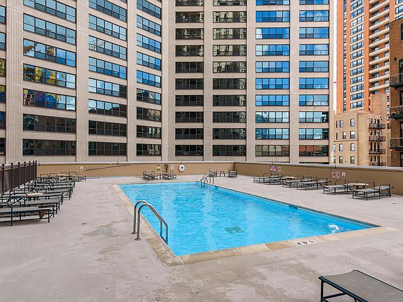 4th image of 1111 S Wabash Ave APT 1909