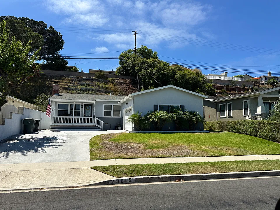 Kathryn Ave