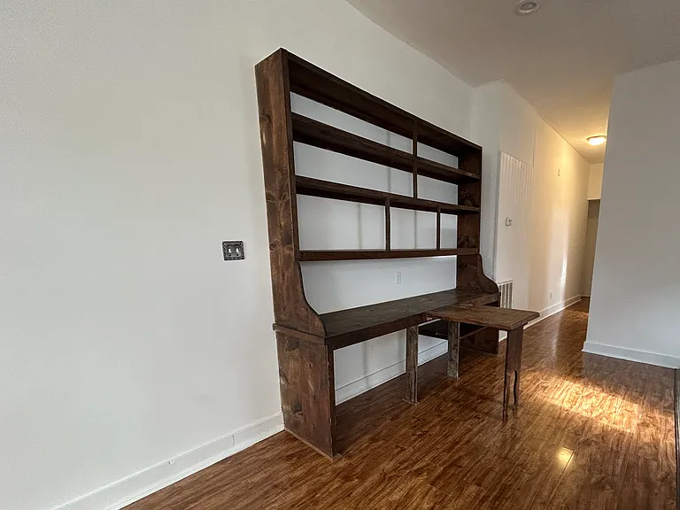 4810 Annunciation St — Photo 4