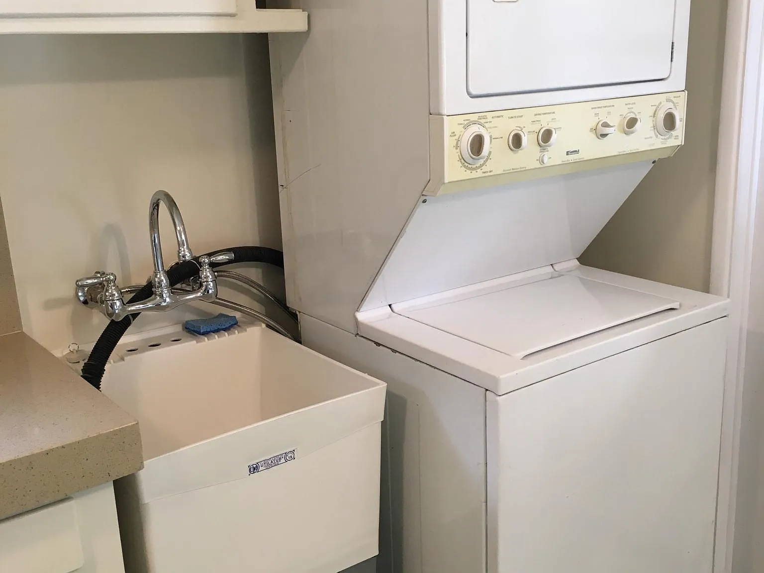 2 bed, 800 sqft, $2,500 — Photo 3