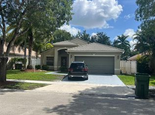 1355 NW 143rd Ave, Pembroke Pines, FL 33028