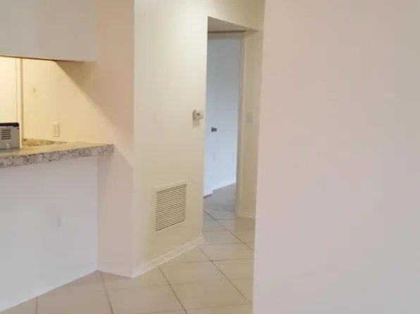 2303 N Congress Ave APT 14, Boynton Beach, FL 33436