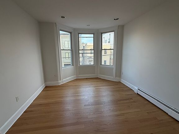 5th image of 101 Zabriskie St APT 3