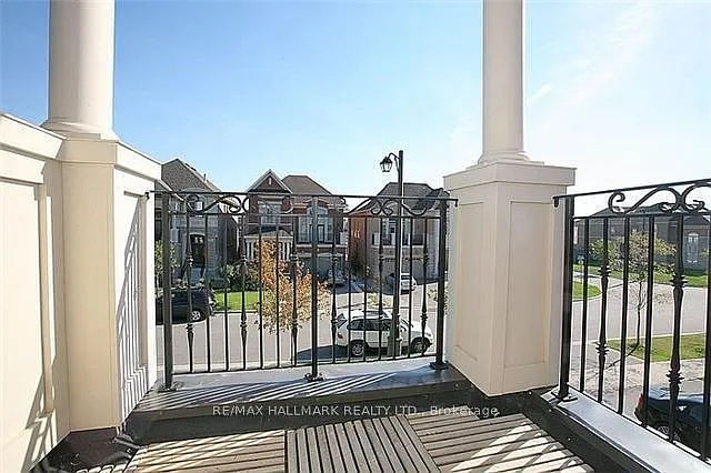 230 Hansard Dr — Photo 11