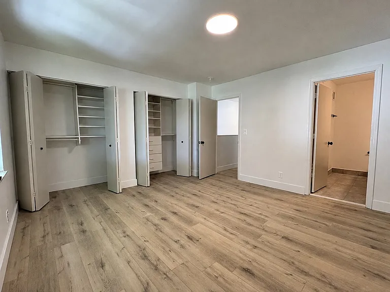 2050 Madeira Dr — Photo 7