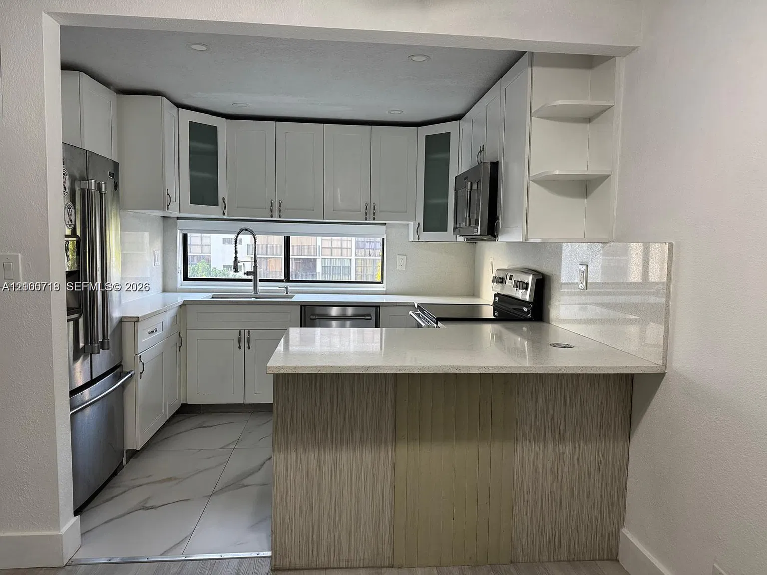 Plaza Of Americas Condo P — Photo 1