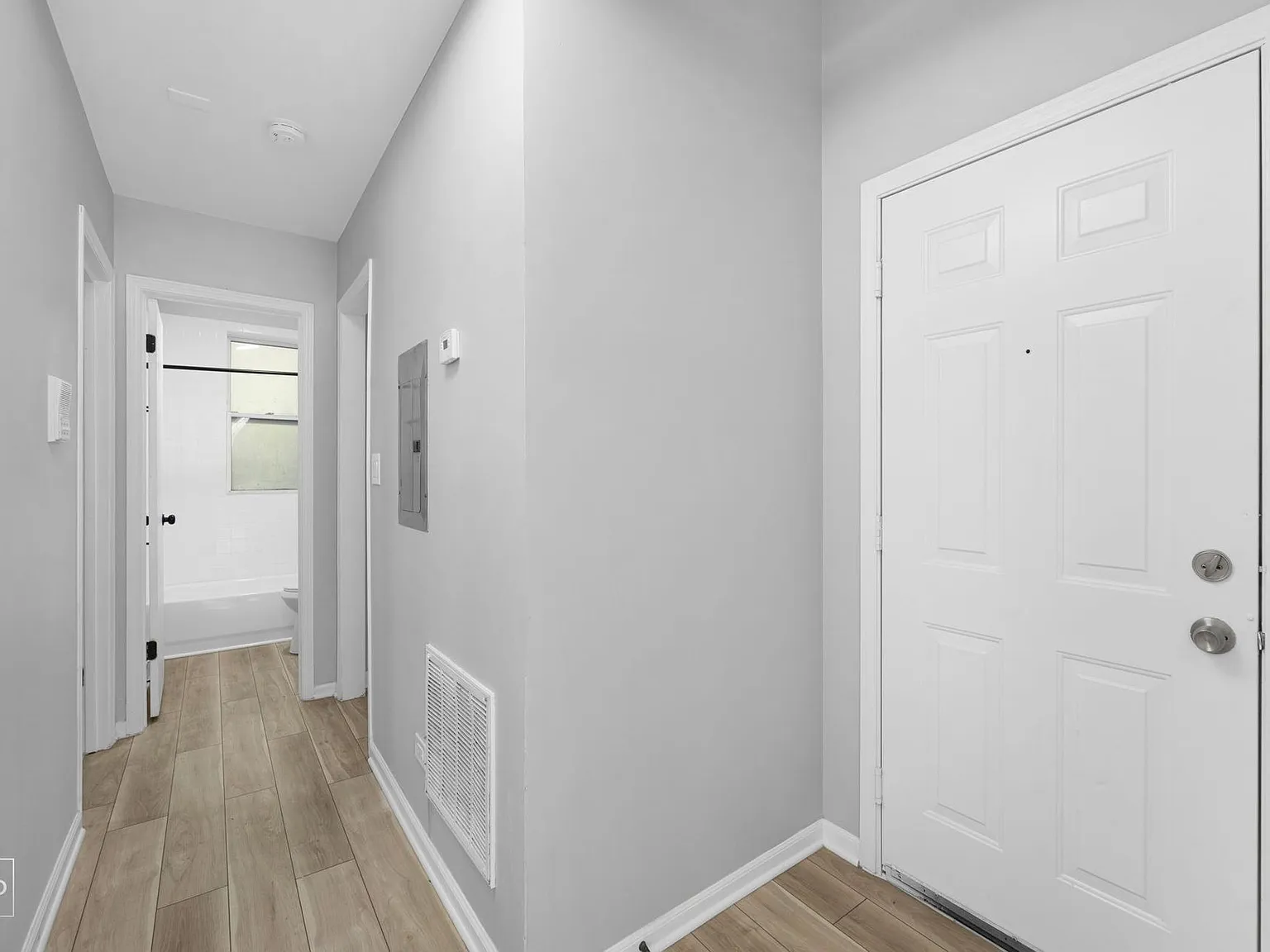 4750 S Calumet — Photo 2