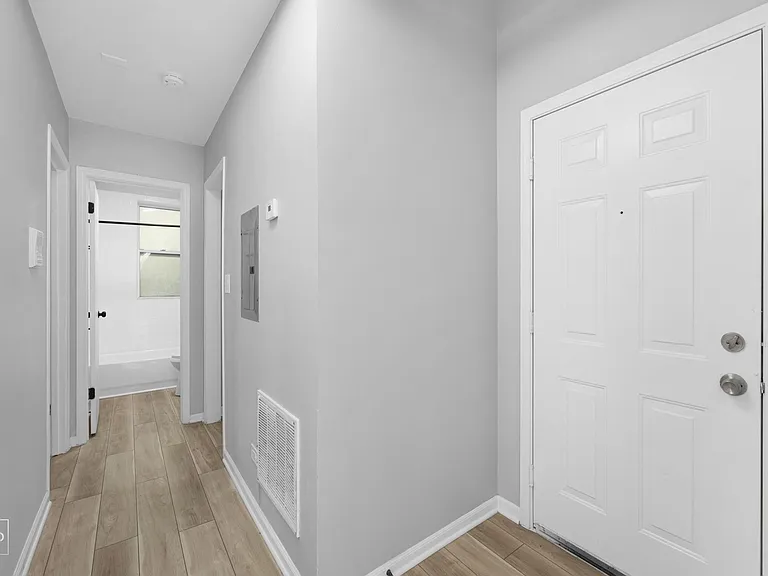 4750 S Calumet — Photo 2