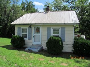 171 Lovers Ln, Mount Airy, NC 27030