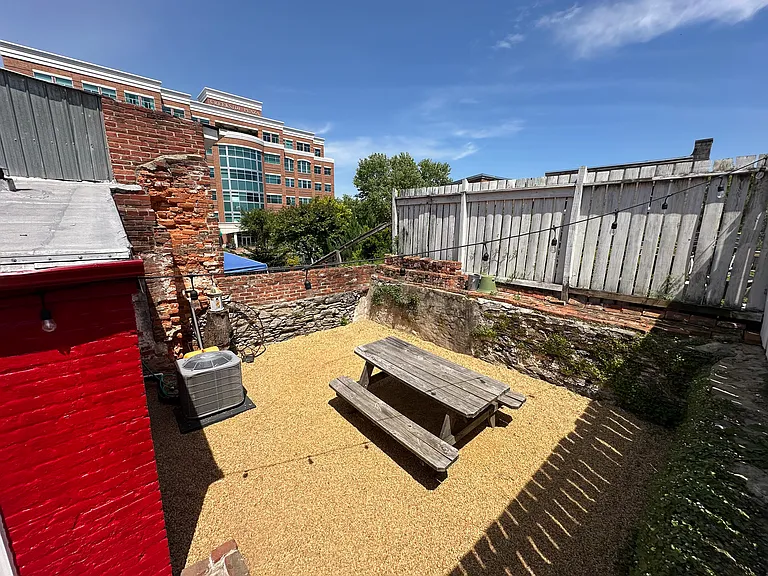 32 S Court St — Photo 13