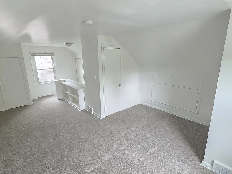 9309 Whitcomb St — Photo 15