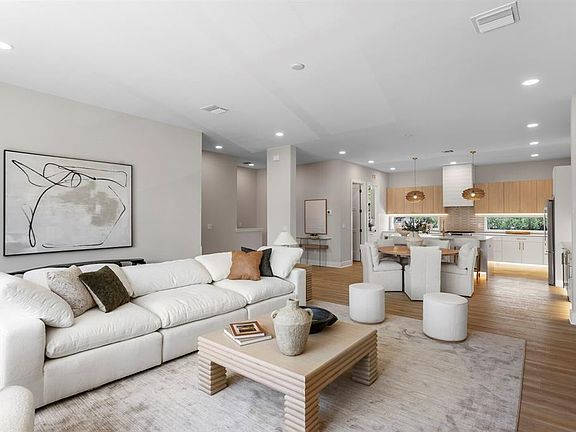 3rd image of 5210 BAYSHORE BOULEVARD #4