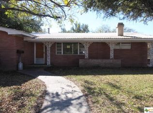 1207 W Storey St, San Saba, TX 76877