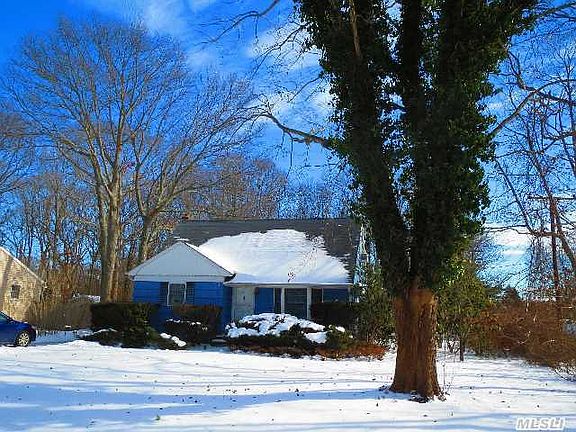 2nd image of 75 Lincoln Dr