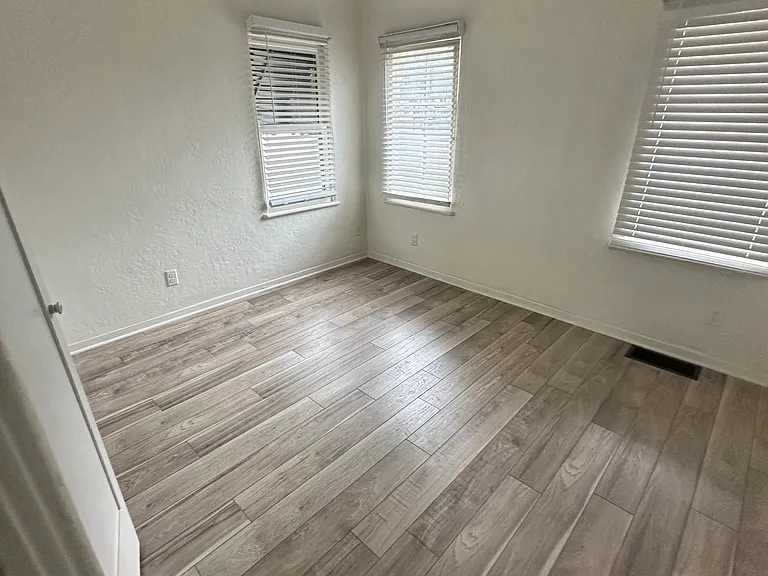 455 Hazel St — Photo 15