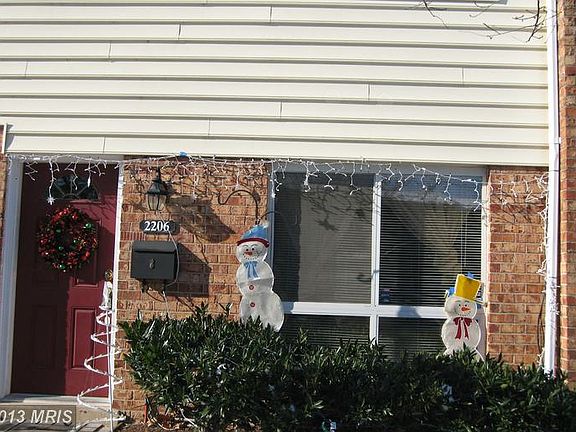 3rd image of 2206 Jensen Pl