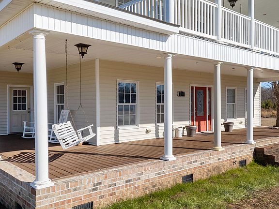 3rd image of 290 Baie Road