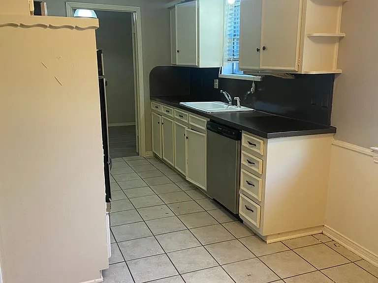 1314 Hanna Cir — Photo 5
