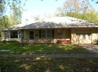 946 NE Green St, Topeka, KS 66616