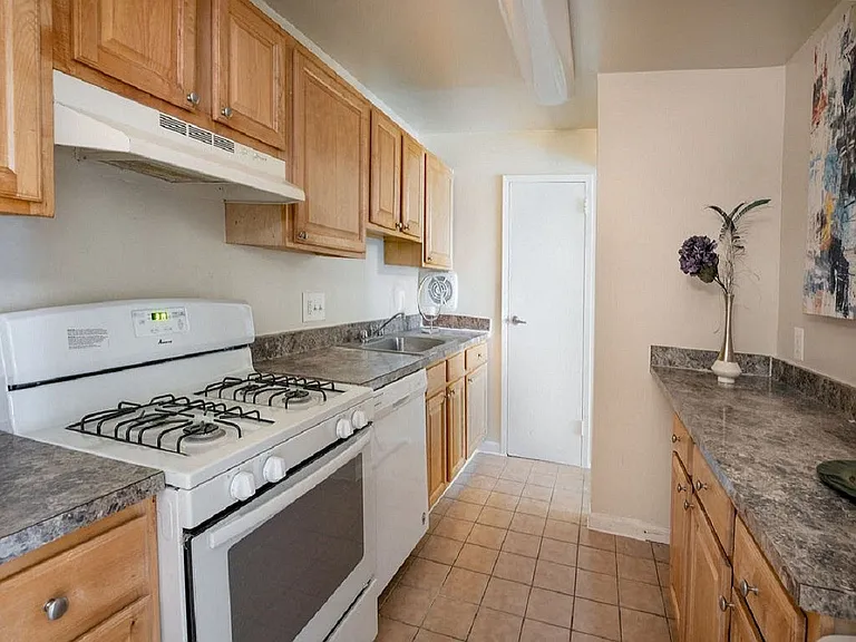 The Glendale Residence — Photo 6