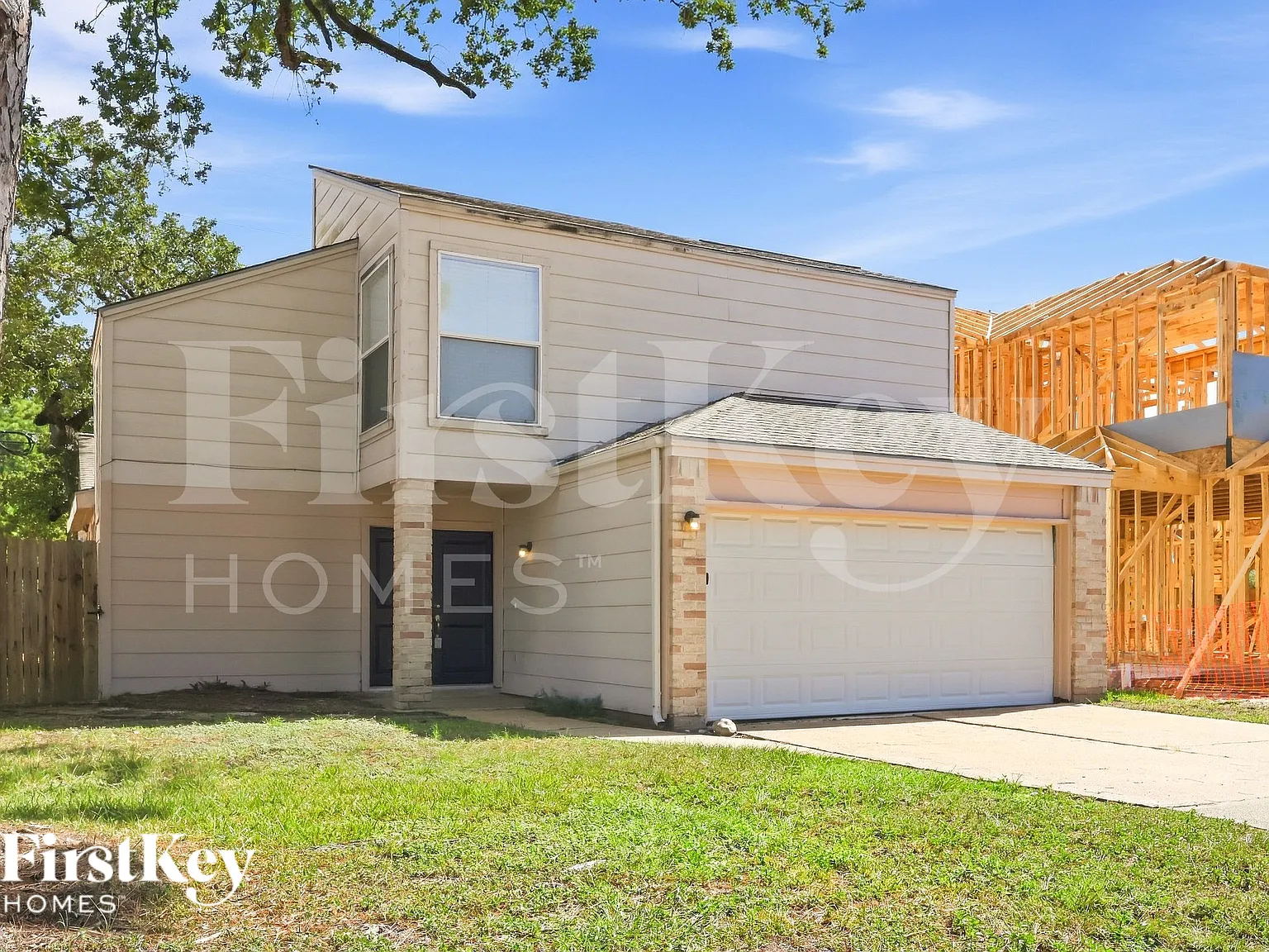 3 bed, 2.0 bath, 1920 sqft, $1,965 — Photo 1