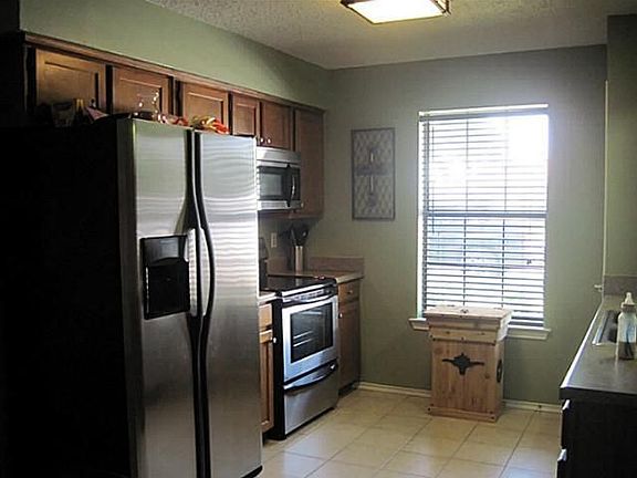 3rd image of 702 Cates Dr