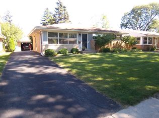 619 N Wille St, Mount Prospect, IL 60056