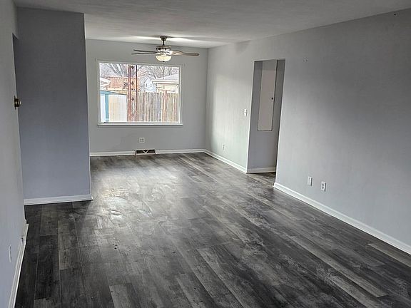 3rd image of 1133 Hoover St
