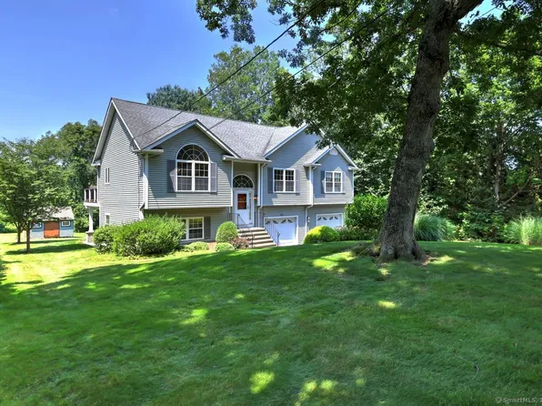 11 Parlor Rock Road, Trumbull, CT 06611