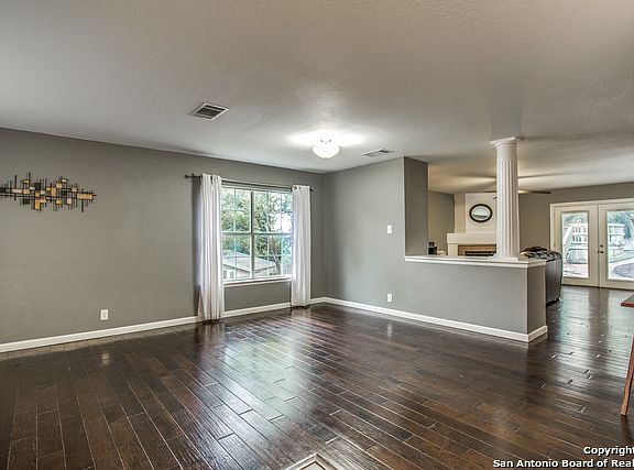 4th image of 7502 Peppervine Ln