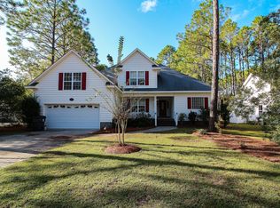 4086 Country Garden Ln, Southport, NC 28461