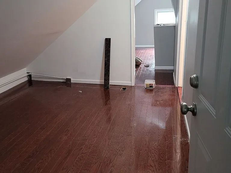 1521 S Komensky Ave — Photo 5