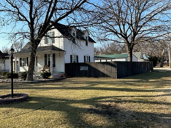 2nd image of 310 N Kennedy Ave