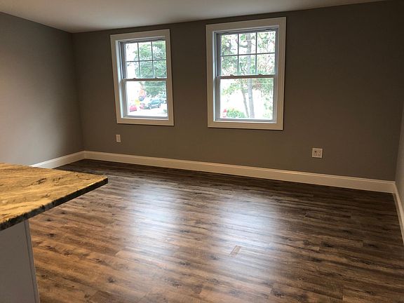 4th image of 130 Fischer Blvd #2