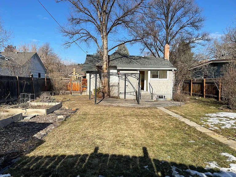 1405 E Washington St — Photo 25
