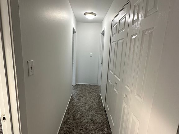 5th image of 388 Pierce Ct