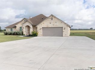 208 Kimbrough Rd, Seguin, TX 78155