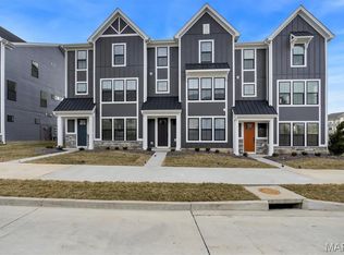 306 Indigo Ct, Chesterfield, MO 63005