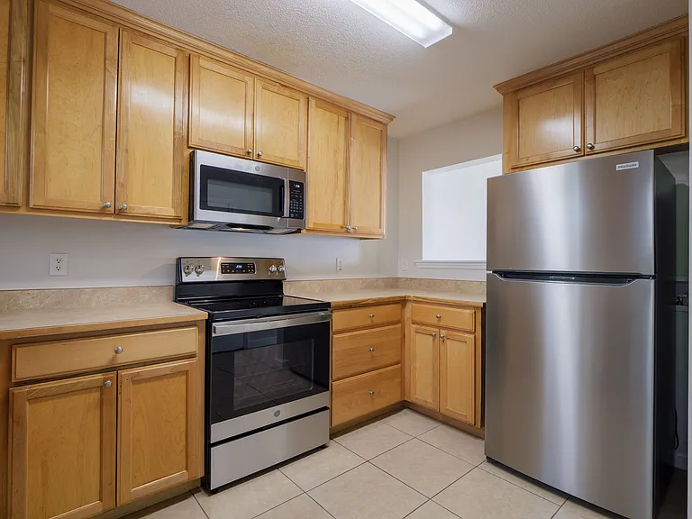 Beautiful 2bedroom 2.5 bath Townhome — Photo 6