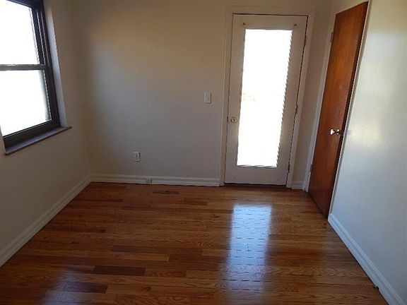 5th image of 7057 Noble Ct