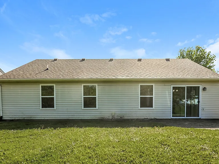 19219 Prairie Crossing Dr — Photo 16