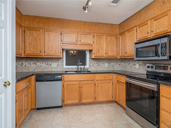 2nd image of 1707 Dauphine Dr