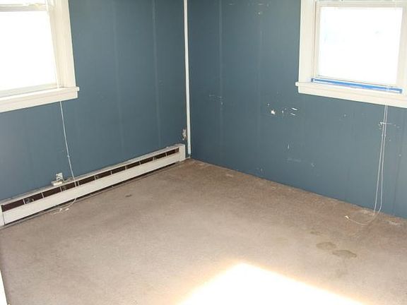 3rd image of 2424 E Heroy Ave