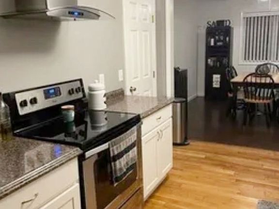4th image of 124 Morningside Dr W